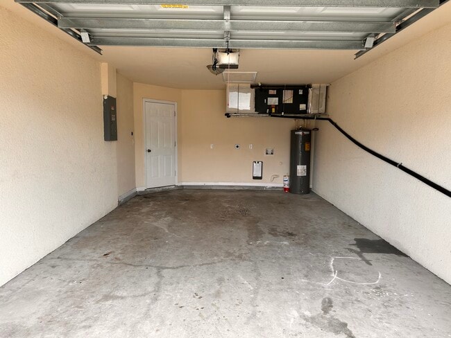 Building Photo - 626 SE 13th Ave