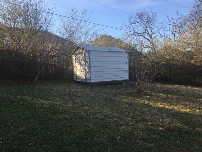 Building Photo - Sherwood rental!