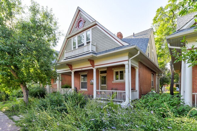 Building Photo - Fall 2026 Pre-Leasing! Freshly Renovated 1 Bed / 1 Bath in Prime Boulder Location – Steps from Pe...