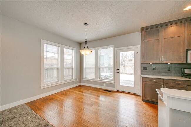 Building Photo - Modern 2 Story Home in North End!