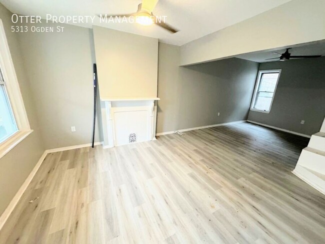 Building Photo - 2BR/1BA Sun-drenched West Philly Apt