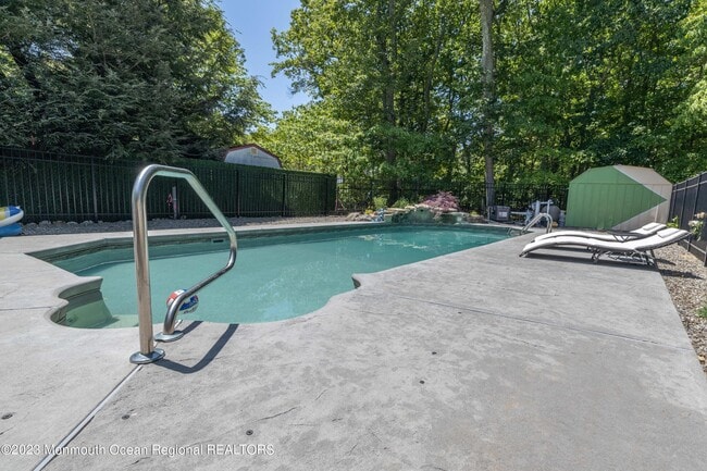 Building Photo - 38 Claridge Dr