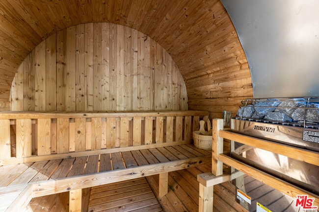 Building Photo - 1112 S Highland Ave