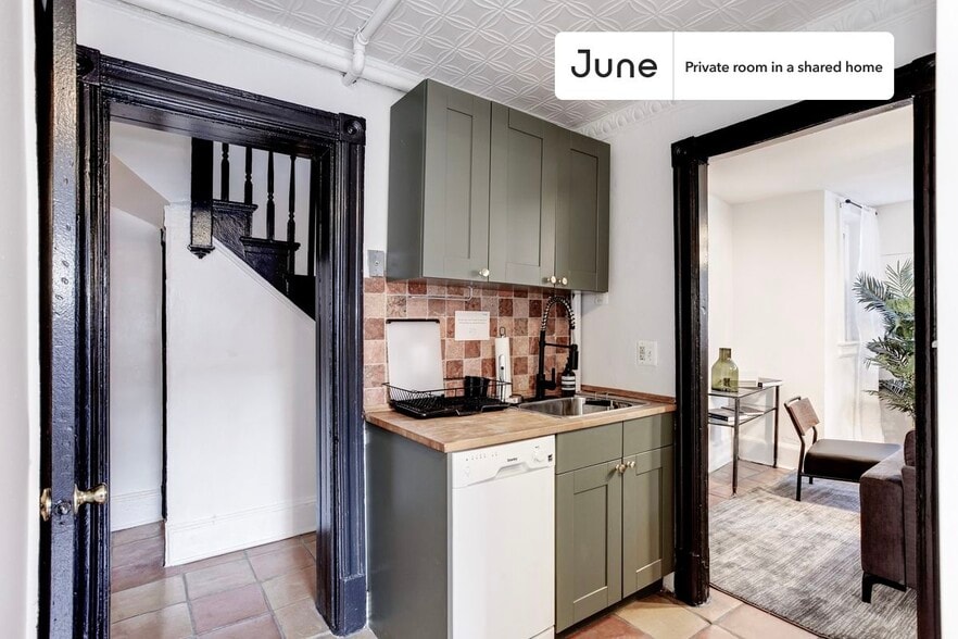 Building Photo - Room in Shared 4 bed/1.5 bath home in Capitol Hill