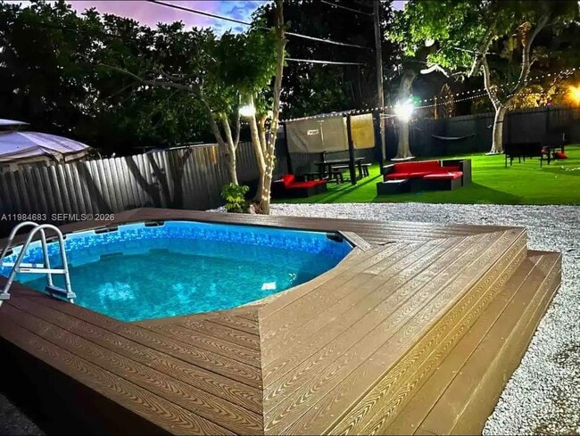 Building Photo - 1200 NW 18th Ct