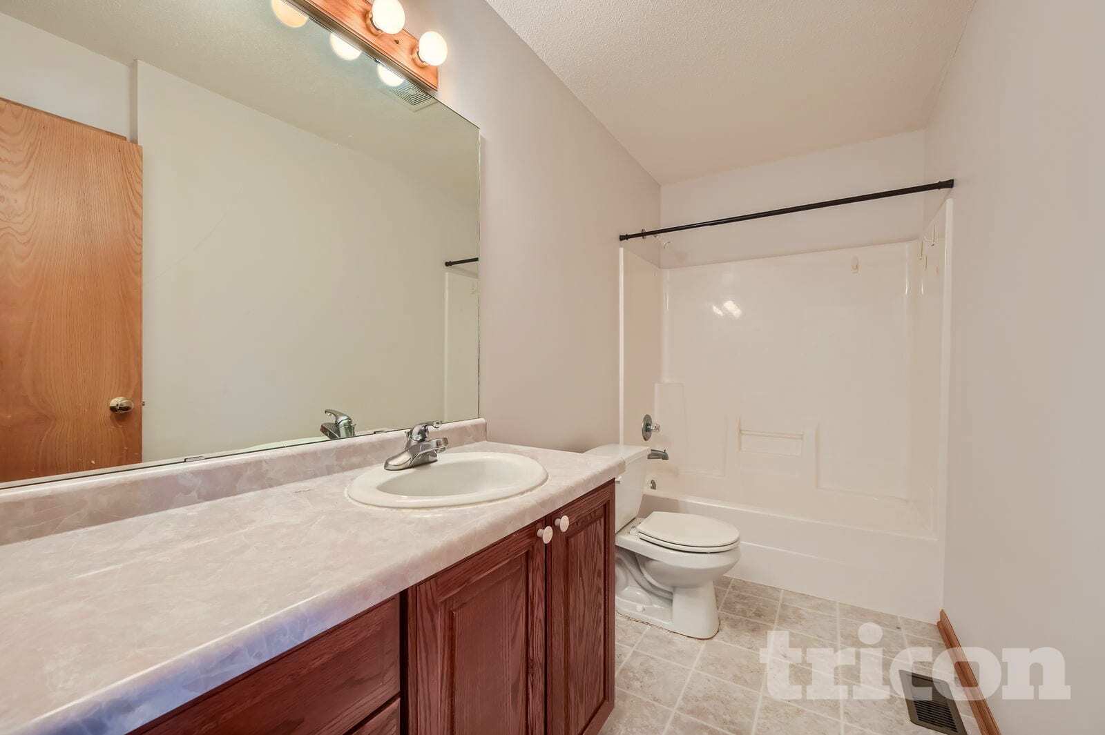 Building Photo - 446 9th St SW