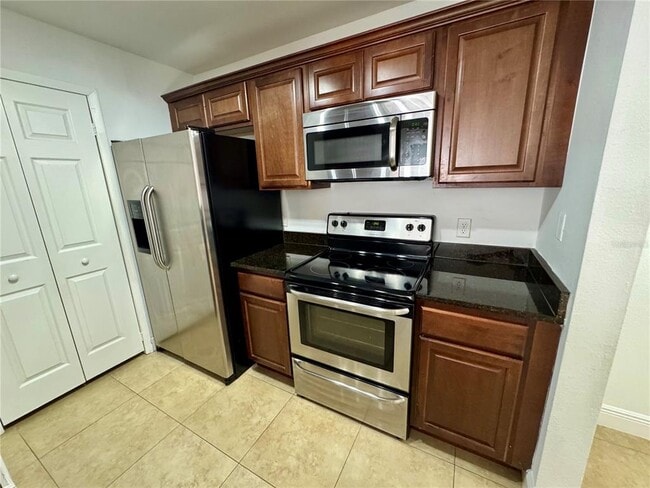 Building Photo - 5533 Chrishire Way