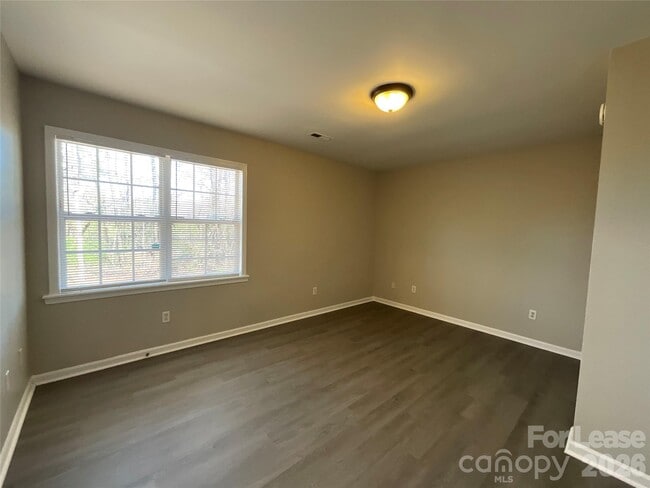 Building Photo - 113 Ridge Ave