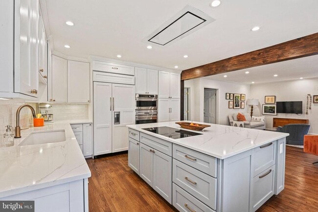 Building Photo - 1107 Savile Ln