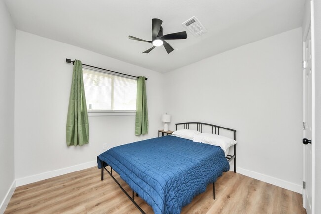 Building Photo - 5115 Clay St