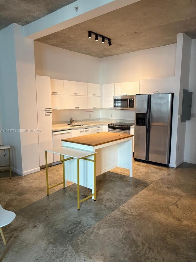 Building Photo - 234 NE 3rd St