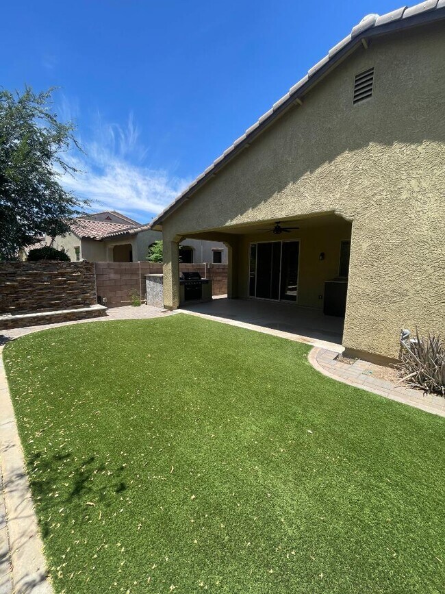 Building Photo - 4425 E Muriel Dr
