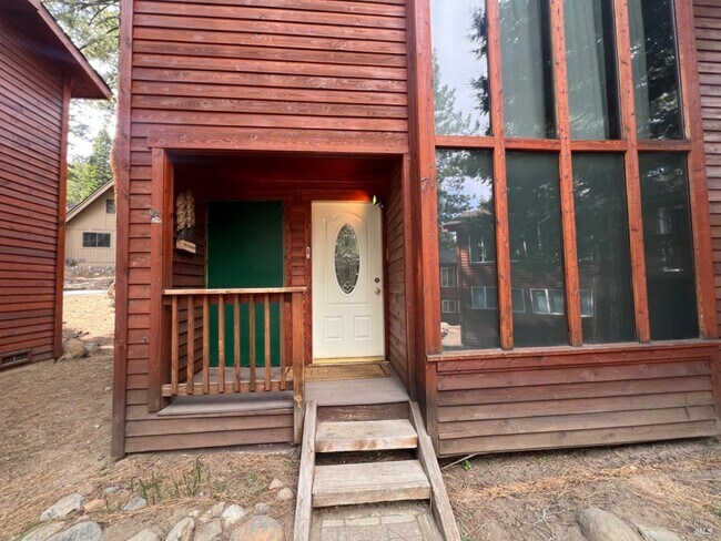 Building Photo - 702 College Dr