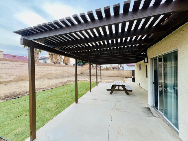 Building Photo - 1532 Michelle Ave