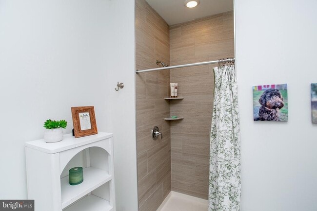 Building Photo - 233 Lewis Fisher Dr
