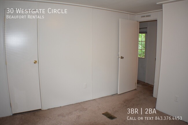 Building Photo - 30 Westgate Cir
