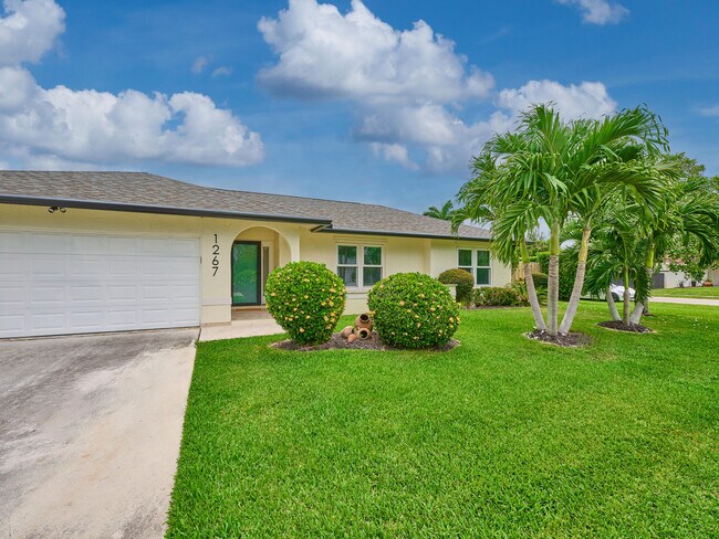Building Photo - 1267 Summerwood Cir