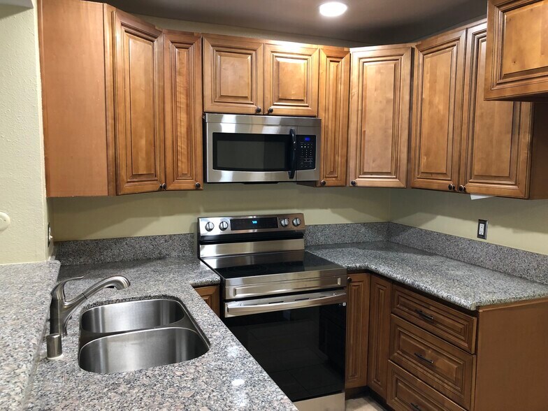 kitchen - 2266 Denair Ave