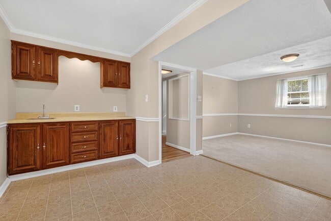 Building Photo - 2806 Logway Rd