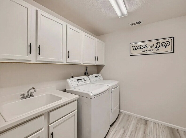 Building Photo - 3468 Arlen Way