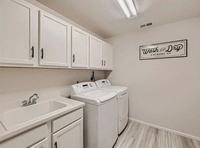 Building Photo - 3468 Arlen Way