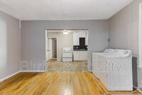 Building Photo - 2567 Madison Ave