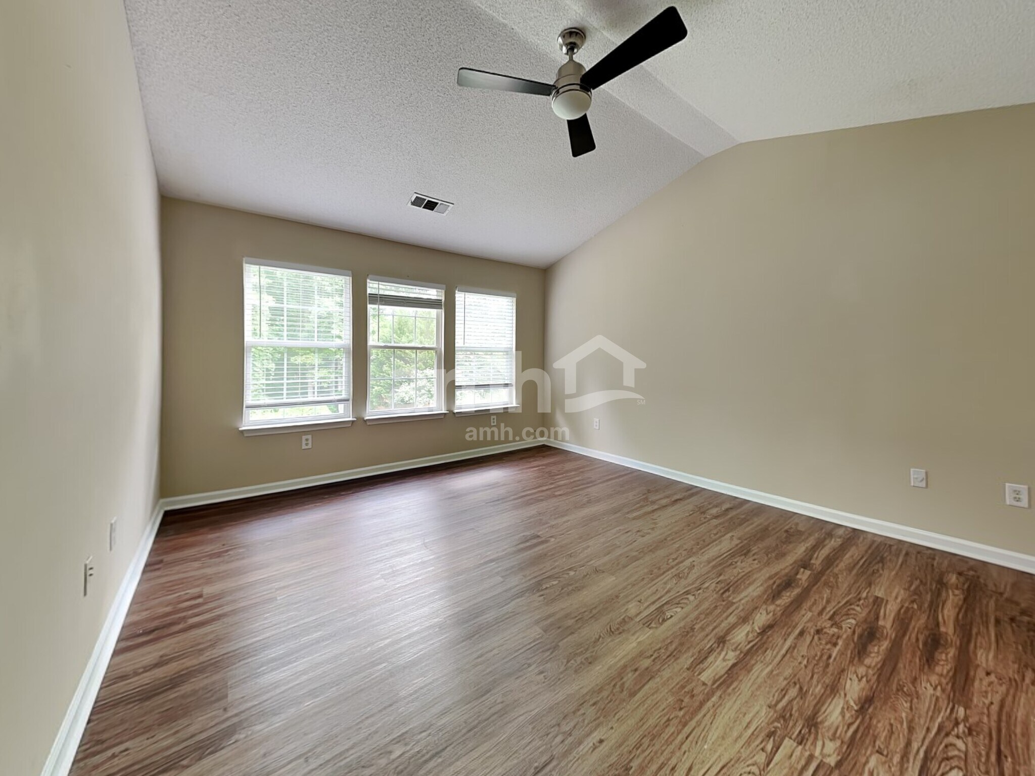 Building Photo - 3 Karsten Creek Dr