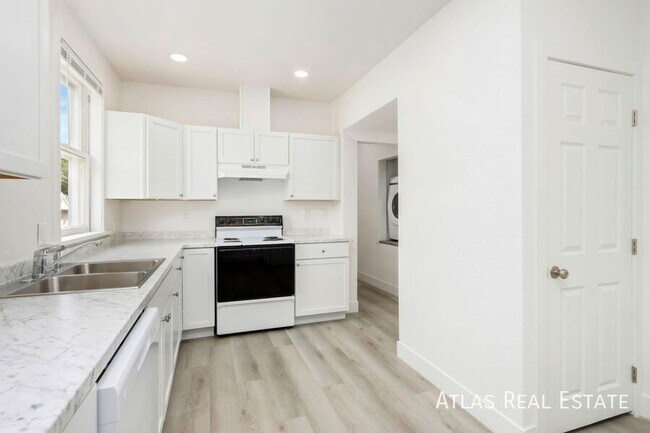 Building Photo - 1904 8th Ave