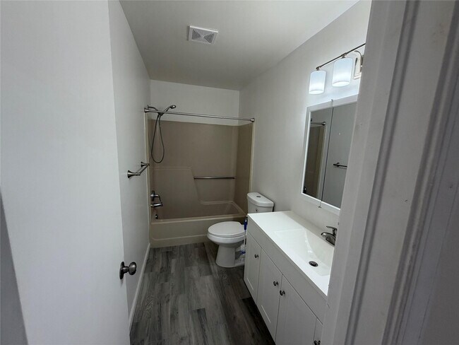 Building Photo - 6522 Harbour Rd