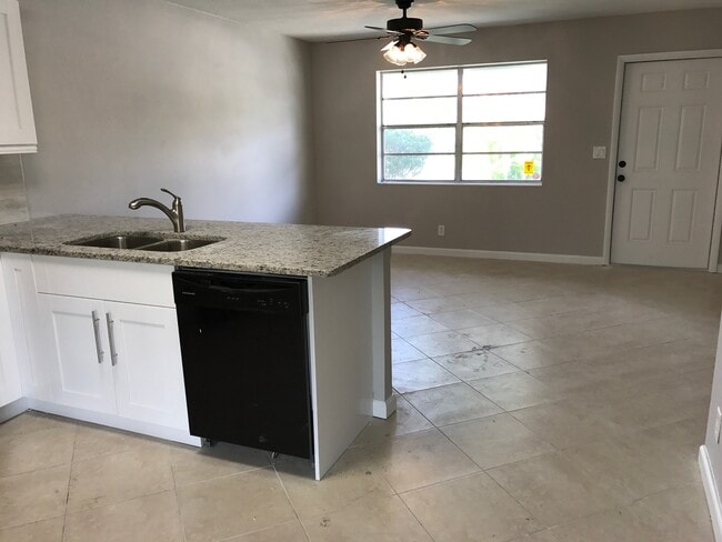 Building Photo - 4622 Toga Way