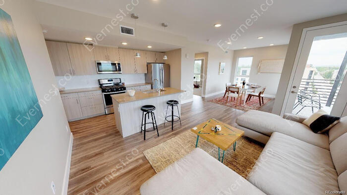 Building Photo - 2374 S University Blvd