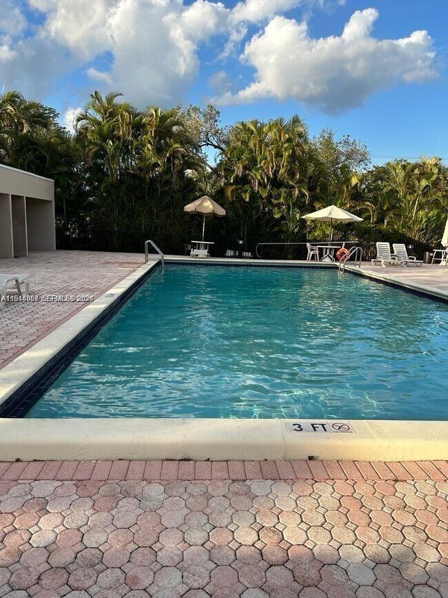 Building Photo - 9920 NW 68th Pl