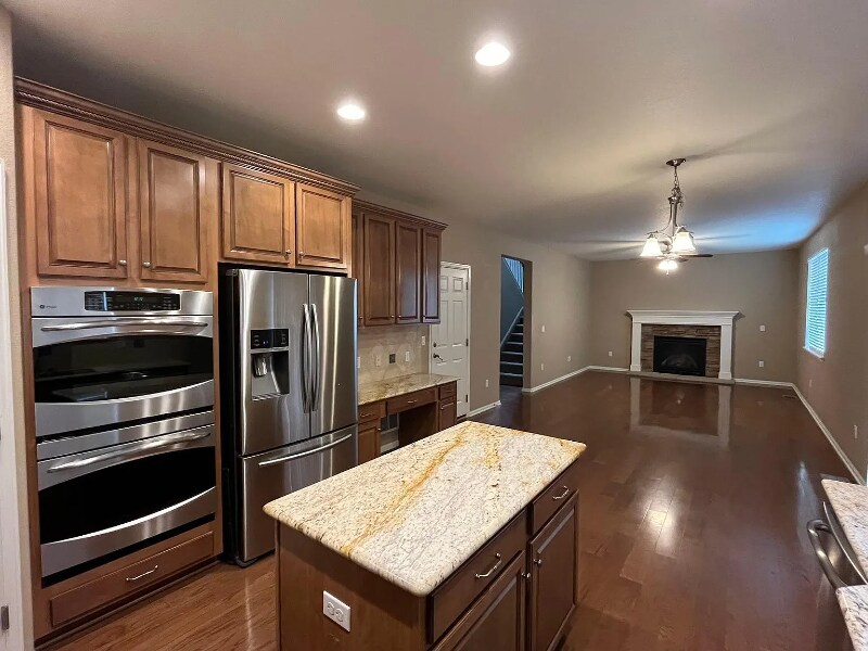 Building Photo - 12010 E Lake Cir