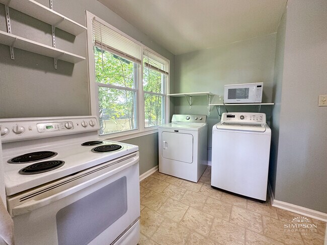 Building Photo - 1415 Richmond Pl