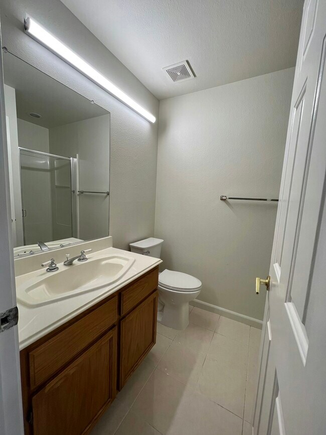 Building Photo - 388 Meadowhaven Way