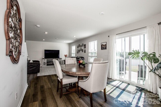 Building Photo - 177 Crownpiece St