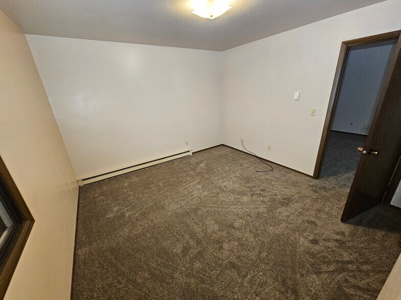 Building Photo - 401 N East St