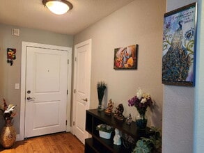 Building Photo - Beautiful Updated 2-Bedroom, 2 Full Bathroom Mid-Rise Condo Available ASAP!