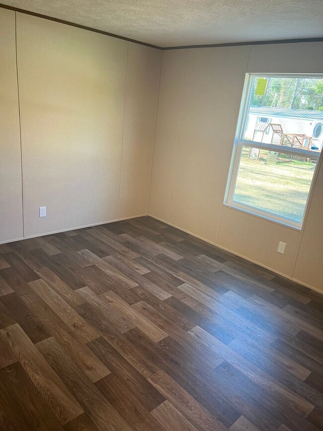 Building Photo - AVAILABLE NOW & SUPER close to Downtown Aynor!