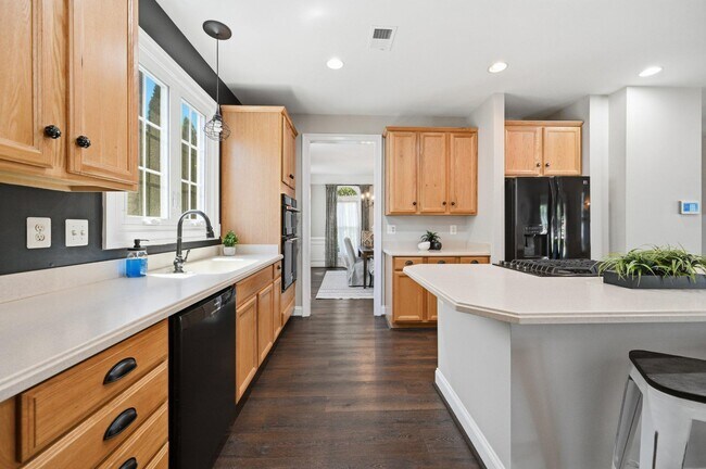 Building Photo - 2530 Transom Pl