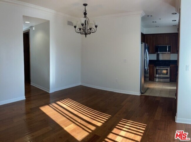 Building Photo - 1401 S St Andrews Pl