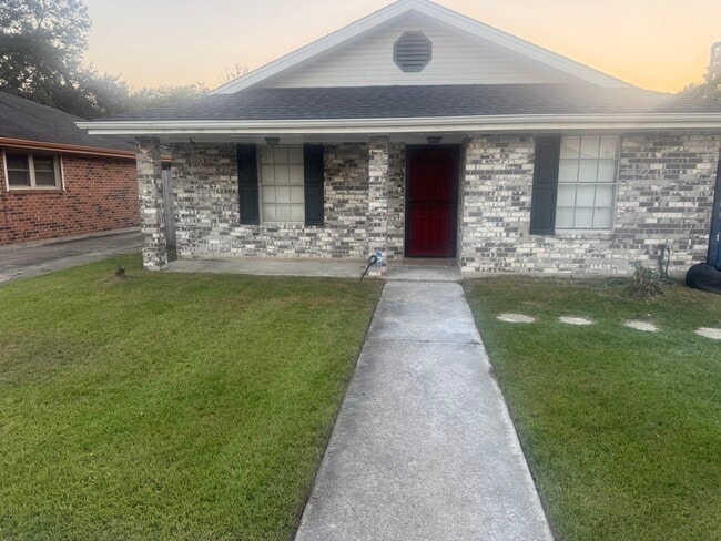 Building Photo - 7718 Reindeer St