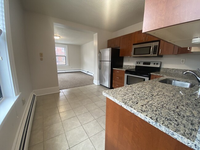 Primary Photo - 128 Hemenway St