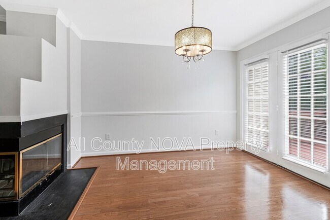 Building Photo - 208 Ellsworth St