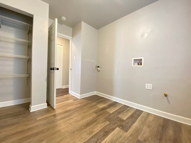 Building Photo - 3 Bedroom Home In Gary