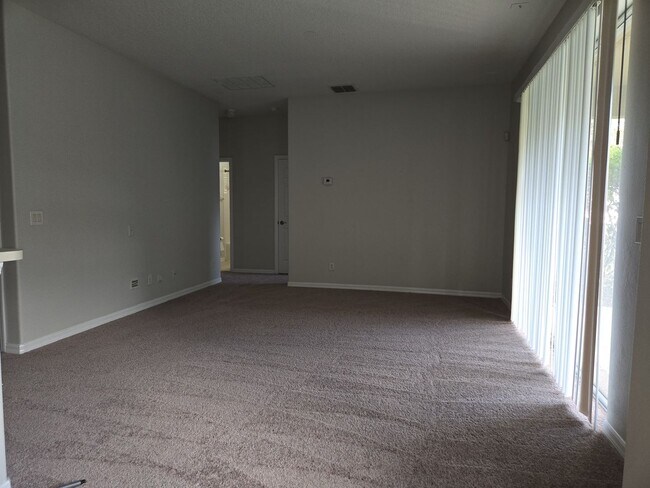 Building Photo - Waterford Trails: 5 Bedroom+ loft, 3 Bath,...