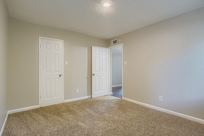 Building Photo - 9117 Fairmont Cir