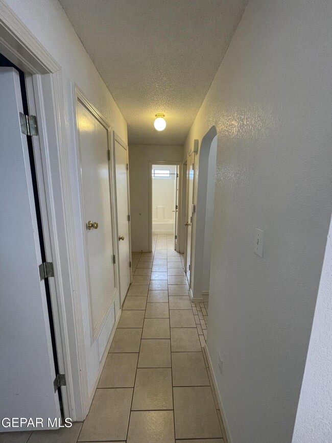 Building Photo - 11785 Snow Hawk Dr