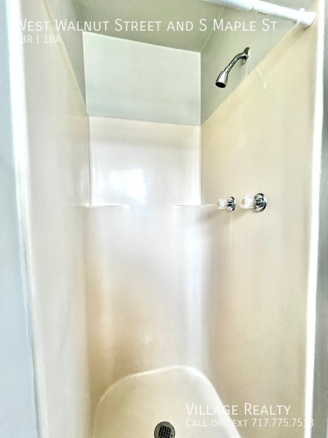 Building Photo - 86 W Walnut St