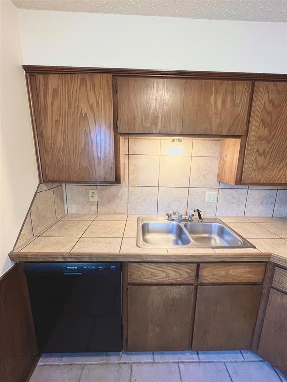 Building Photo - 300 Chalmette Dr